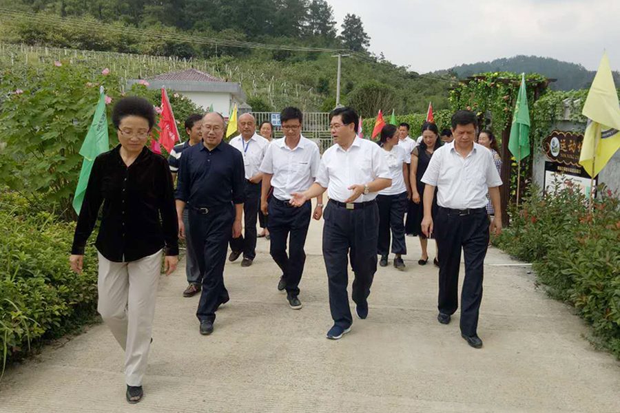 参观互换.jpg 参观互换.jpg